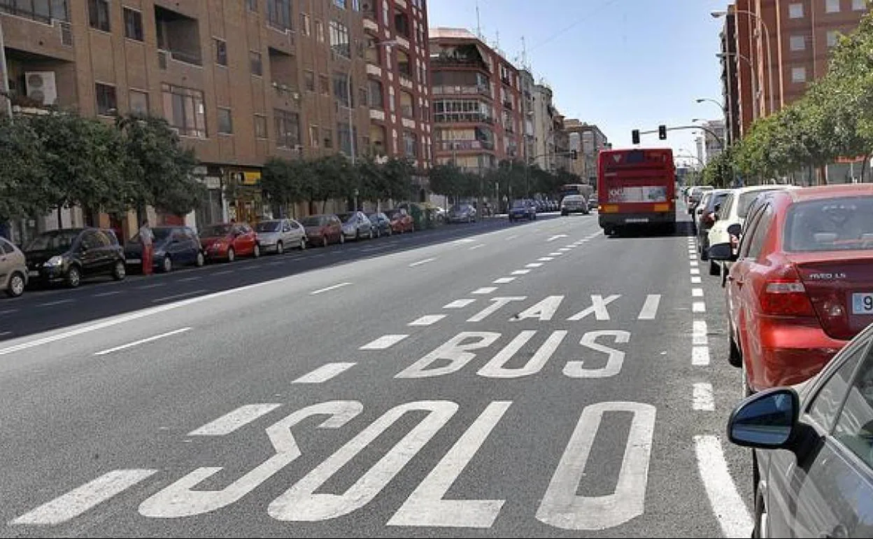 DGT | La Multa Por Parar O Aparcar En Un Carril Bus | El Correo